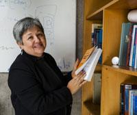Laura Gallardo, investigadora del Centro de Ciencia del Clima y la Resiliencia (CR)2 y académica del Departamento de Geofísica de la Universidad de Chile.