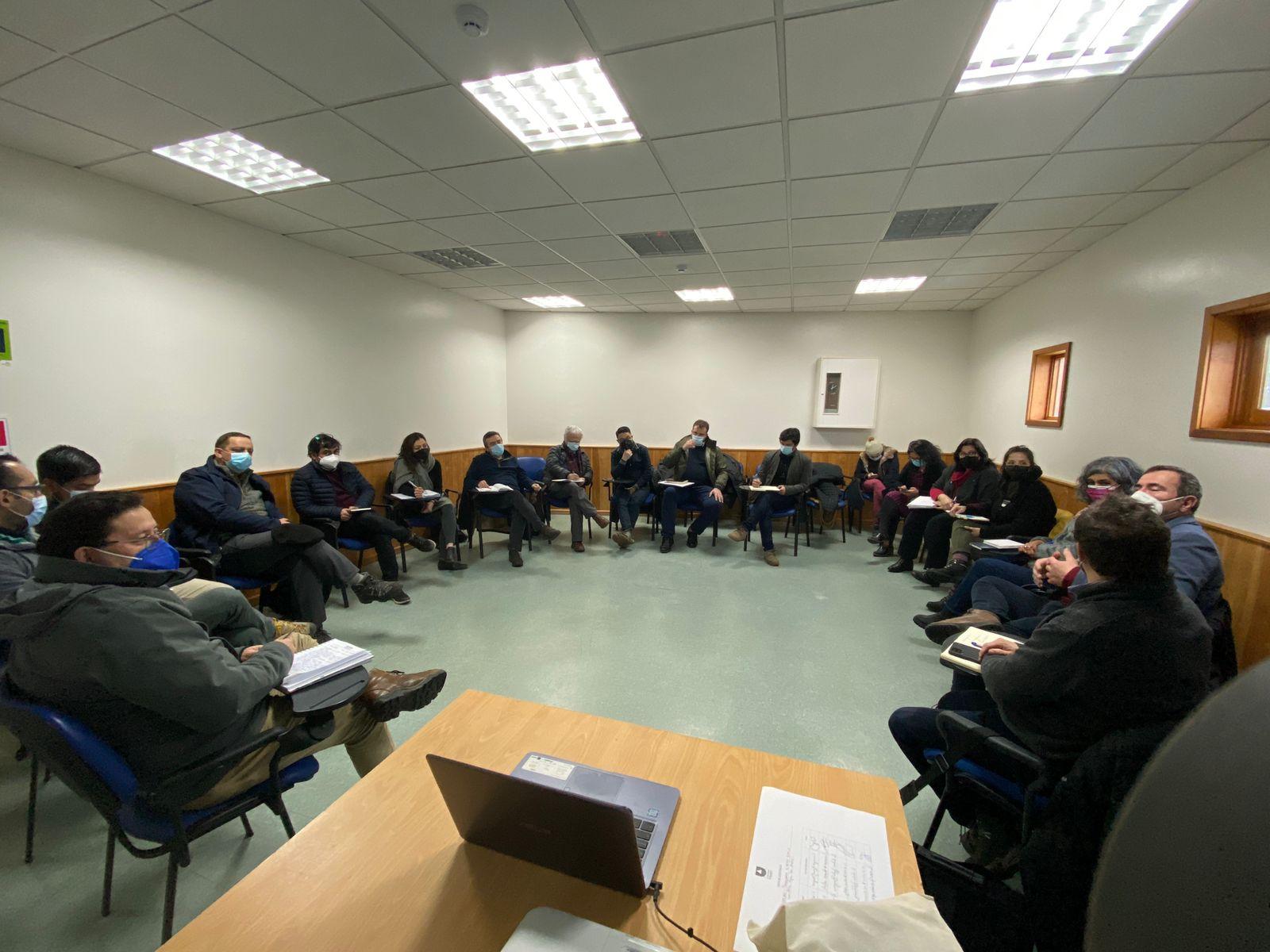 Asistentes al encuentro organizado y coordinado por la Universidad de Aysén